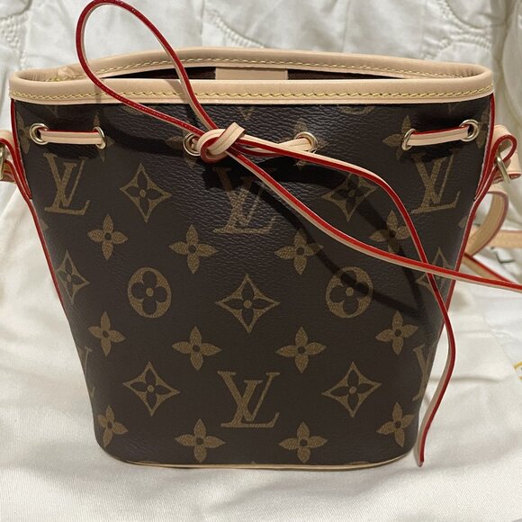 Louis Vuitton bucket bag - Picture 1 of 5